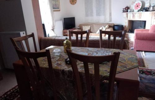 Μεζονέτα 5 υπνοδωμάτια, πλήρως εξοπλισμένη και με φορτιστή ηλεκτρικού αυτοκινήτου - Foto 26