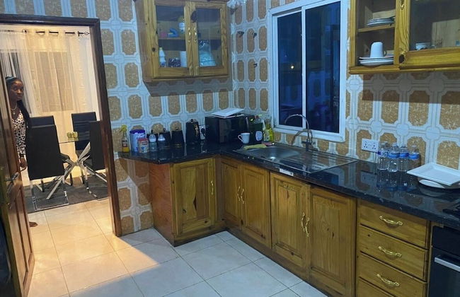 The Retreat Emerald Apartments Close to the Beach - Photo 21