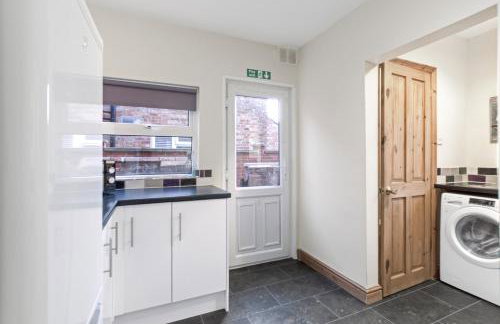 Home Away I 3BR Comfort Suite I Private Courtyard I Super Fast Wi-Fi I Free Parking - Foto 10