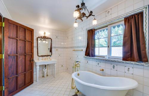 Missouri Castle with Private Lake, Pool and 100 Acres! - Foto 17