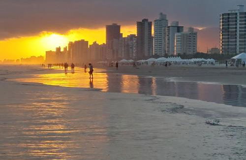 APARTAMENTO TOTALMENTE DE FRENTE AO MAR EM PRAIA GRANDE SP - Foto 6