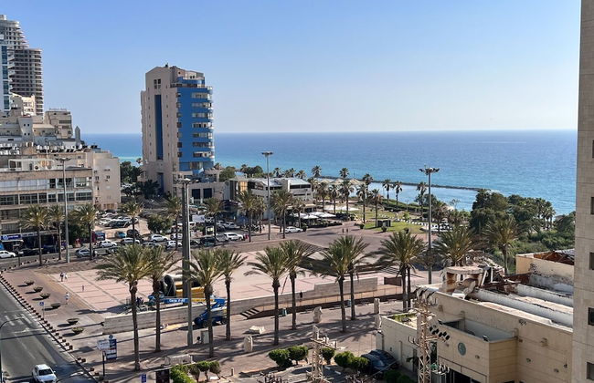 Elegant Apt with Balcony & Sea View by FeelHome - Photo 18