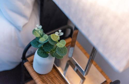 2 bedroom flat by Eccles Station with communal rooftop garden - Foto 38