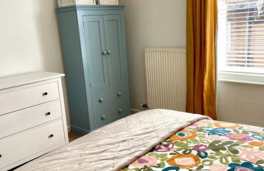 No 3, apartment in the heart of Bridport, Dorset - Photo 26