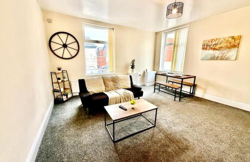 Comfy Entire Apartment with Free Parking in Bury Town - Photo 1