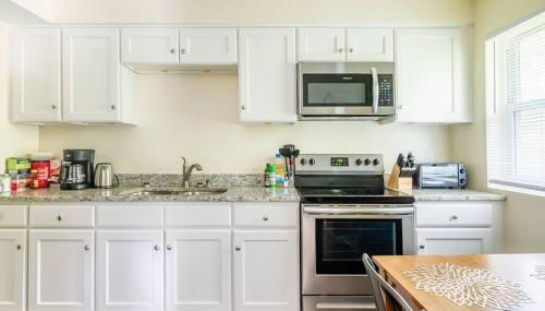 *Cool Crib * King Bed * Long Term Stays * Duke* - Foto 5