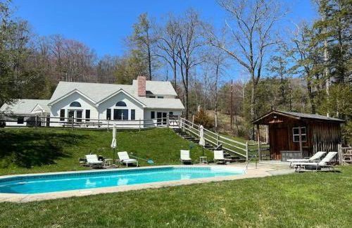 Luxury Woodstock Family Retreat with pool hot tub - Foto 24