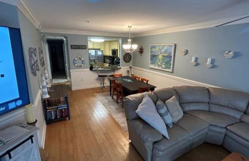 Unique 3BR, 1 of 5 Condos w/Huge Poolside Patio, Steps to Beach & Pier, Gated - Foto 13