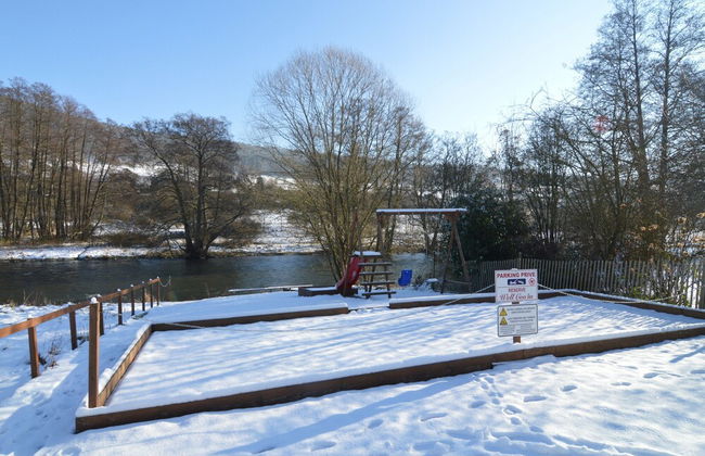 Lovely Modern Cottage With Sauna, Bubble Baths and Even a Beach on the River - Foto 26