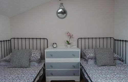 Lavender House - Traditional & charming stone home - Foto 16