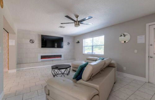 Cruise Haven with Pool, 15 Min to Port Canav & Beach - Foto 41