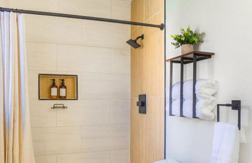 Private Pool Retreat Steps from Album Park - Foto 9