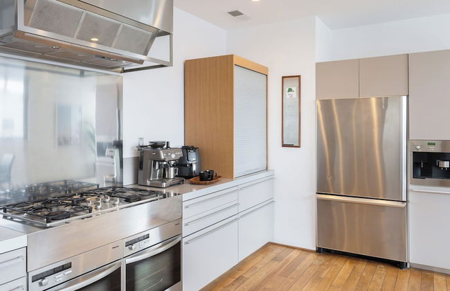 Venice View by Avantstay Walk to Venice Beach Rooftop, Ice Bath, Luxe Design - Photo 14