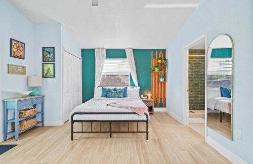 Private Retreat with Yard Near Hard Rock Stadium - Photo 6