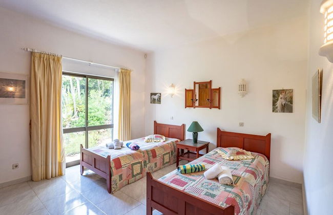 Joana Stunning Villa IS A 10 MIN Walk TO THE BEA - Foto 26