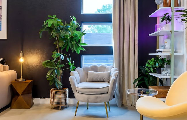 Pool Hottub Magic School Bus 5 Mins to Downtown - Photo 14