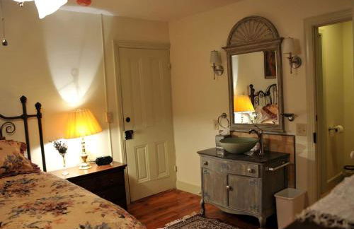 Spacious Cottage Rental with Creek Views near Harrisburg and Hershey, Pennsylvania - Foto 12