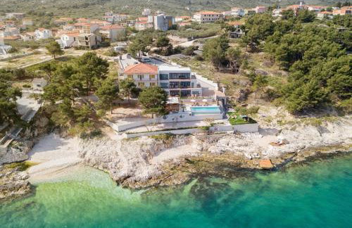 Olive Hill House - ground floor - Photo 3