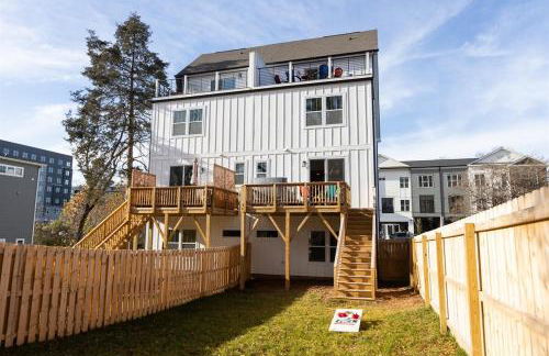 Birdsong Bungalow - Hot Tub, Game Room, Fire Pit - Foto 48