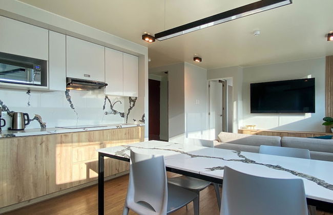 w Cozy 2BR w AC Near Kennedy Park - Photo 1