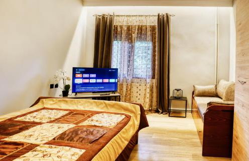 Four lakes luxury suites - Photo 13