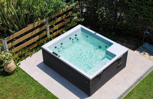 Artemisia Villa with Outdoor Hot Tub, Sani Luxury Villas collection - Foto 2