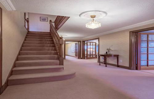 Tudor Style Seafront Home Sea Views Shoebury - Pass the Keys - Foto 5