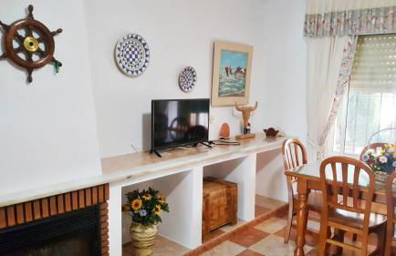 Chalet Adosado con dos terrazas y piscina - Photo 9