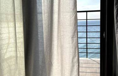 The Yacht House - Photo 7