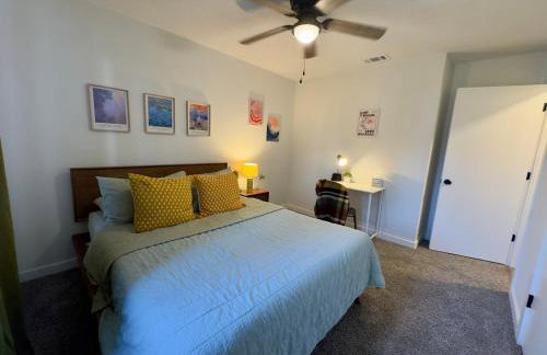 5 Star Stay Large Remodeled Modern 4BR Near UNT and TWU Sleeps 10 - Foto 18