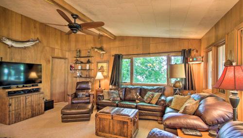 Year-Round Waterfront Getaway Lake Access and Dock! - Foto 4