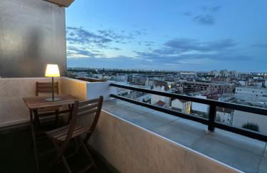 PARIS PANTIN Magnifique Appartement 4 pièces de 108m2 avec 2 PARKING intérieur - très cosy pour 1 à 12 personnes - Entièrement refait à neuf ENTIRE APARTMENT LUXURIOUS AND WARM - PANTIN PARIS 19 ème FREE WIFI GRATUIT - Foto 5