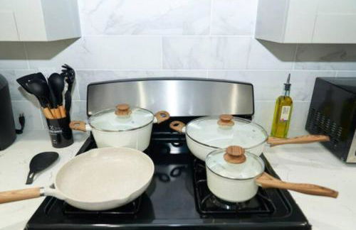 W3S - Large 7br 3bath - Sleeps 20 - 3 Living rooms - Yard and Deck - Foto 28