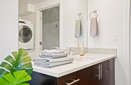 NEW Bright Capitol Hill Condo, Great Location Views - Foto 11