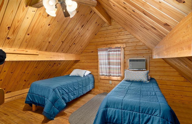 Amazing Getaway: Enjoy our Cozy Log Cabins on the Chesapeake Bay! - Photo 3