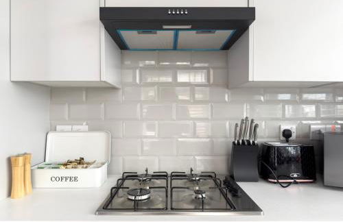 Modern Flat with Parking, 5 Mins to Tube - Photo 21