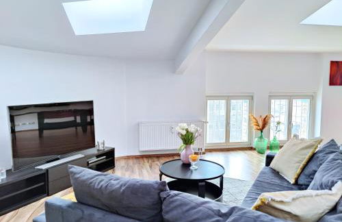 Großes modernes Loft mit Tischkicker, Billiard und Heimkino in Uni und Klinik Nähe - Foto 7