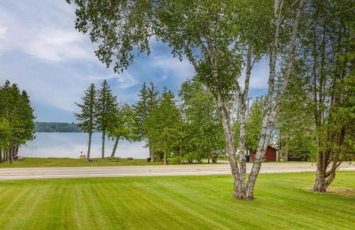 Bring Your Boat! Little Traverse Lake Getaway - Foto 29