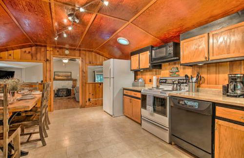 Plum Creek Retreat with Beach near Johnson Lake - Foto 7