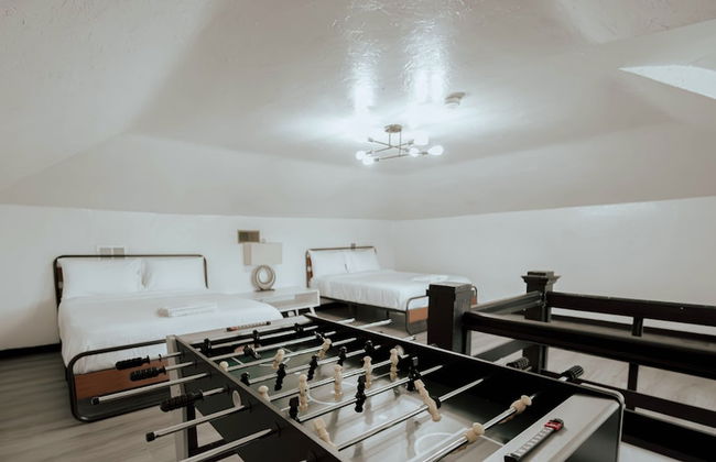 Cozy 6BR Home Near Plaza Dist -sleeps 15 - Photo 4