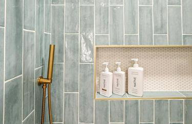 Downtown Indy, Rooftop Deck with Hot Tub, Gym, Bikes, Tesla Charger - Photo 19