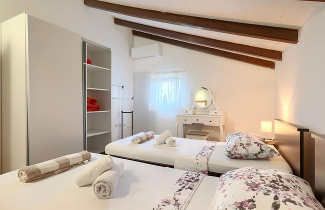 Holiday Home in Segotici With Private Pool - Foto 6