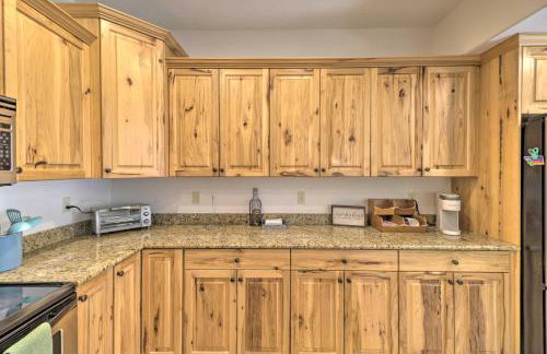 Flathead Lake Getaway with Balcony, Fireplace! - Foto 10