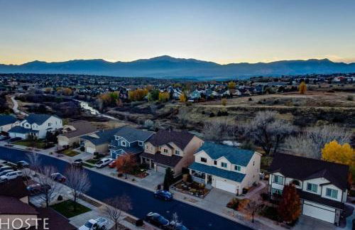 *H* 5BR Home Getaway w/HOT TUB ** - Foto 73