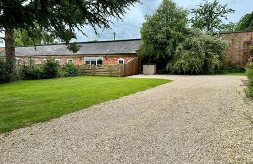 Apple Store- Countryside Apartment - Photo 19