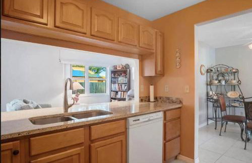 Boutique Stay - Near Beach, PSP4, Billiard or PingPong, Fire Pit, Private Yard - Foto 38