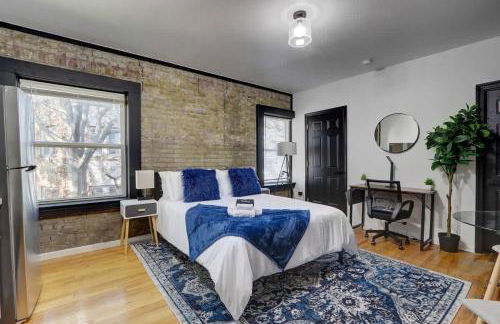 East Side Gem Steps to Brady St & McKinley Beach - Foto 4