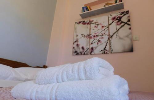 A Bright Home Away From Home - Foto 14