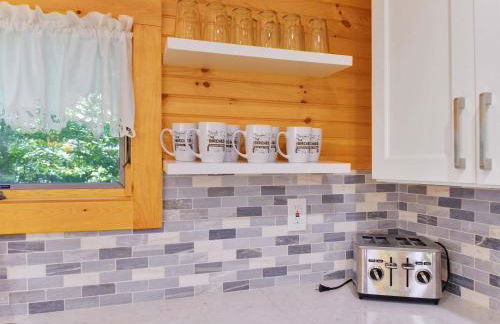 Perfect Maine Getaway in a Newly Renovated Cabin! - Foto 56