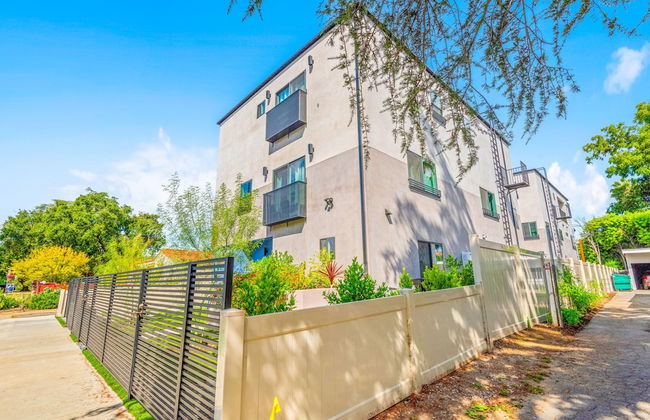 Stylish Sherman Oaks Townhouse W/ 3 Master Suites - Foto 35